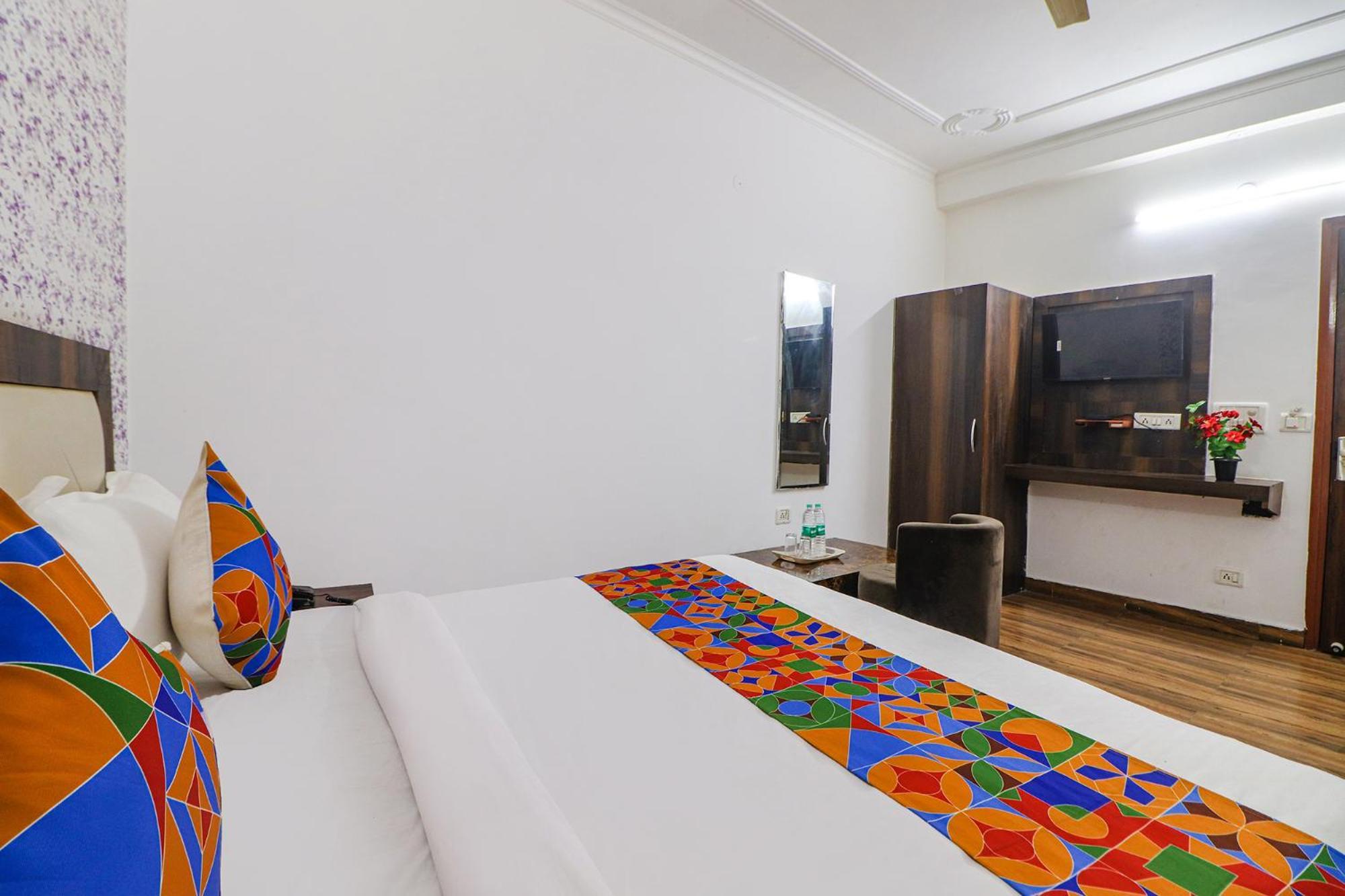 Hotel Fabexpress Sinon Nowe Delhi Zewnętrze zdjęcie